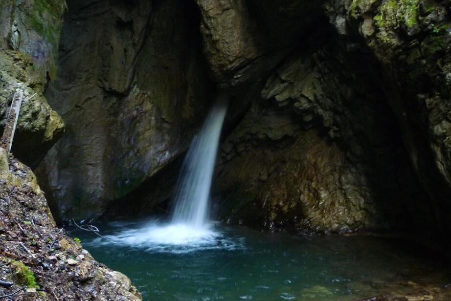 trentino: Gorg d ' Abiss vattenfall - Tiarno di Sotto | Secret World Trip Planner