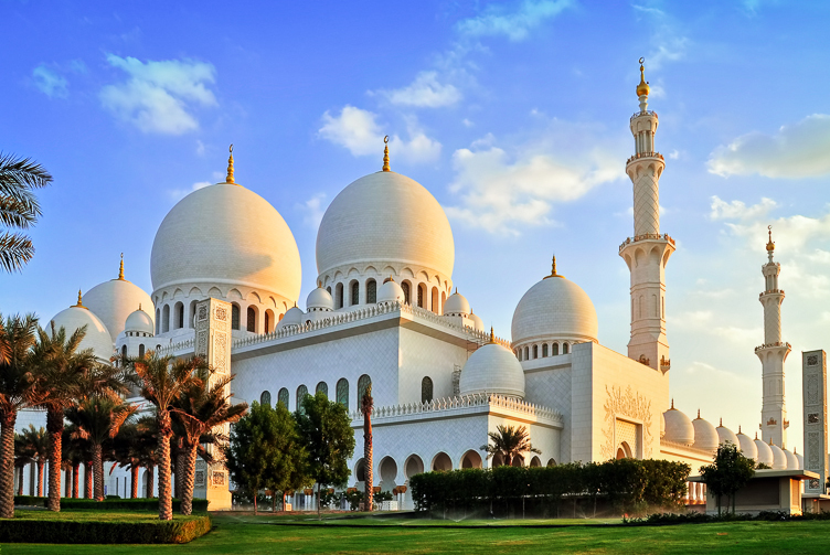 谢赫扎耶德大清真寺，世界上最大的清真寺 - Abu Dhabi | Secret World Trip Planner