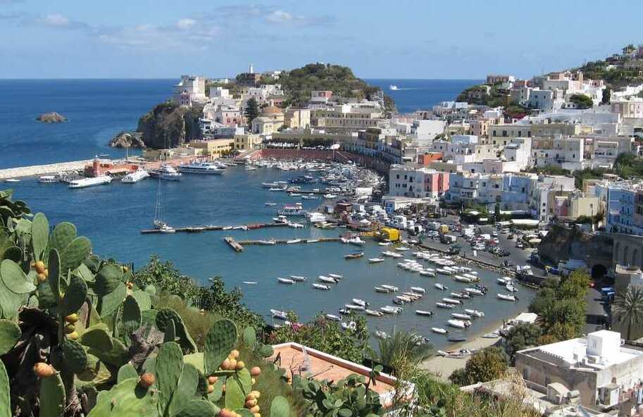 Tento ostrov je jedním z nejlépe střežených tajemství Itálie: Ponza - Isola di Ponza | Secret World Trip Planner