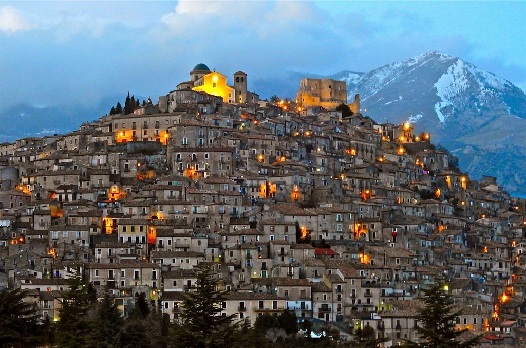 Kostel svatých Petra a Pavla - Morano Calabro | Secret World Trip Planner