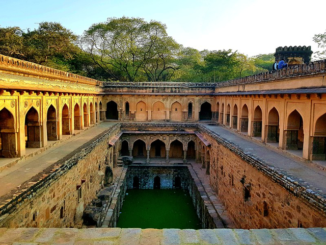 ರಾಜೋನ್ ಕಿ ಬಾವೊಲಿ - New Delhi | Secret World Trip Planner