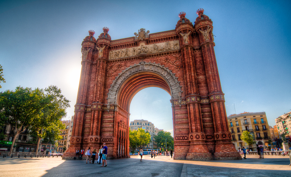 Barcelona| Arc de Triumf arkitektoak Josep vilaseca en.  - Barcelona | Secret World Trip Planner
