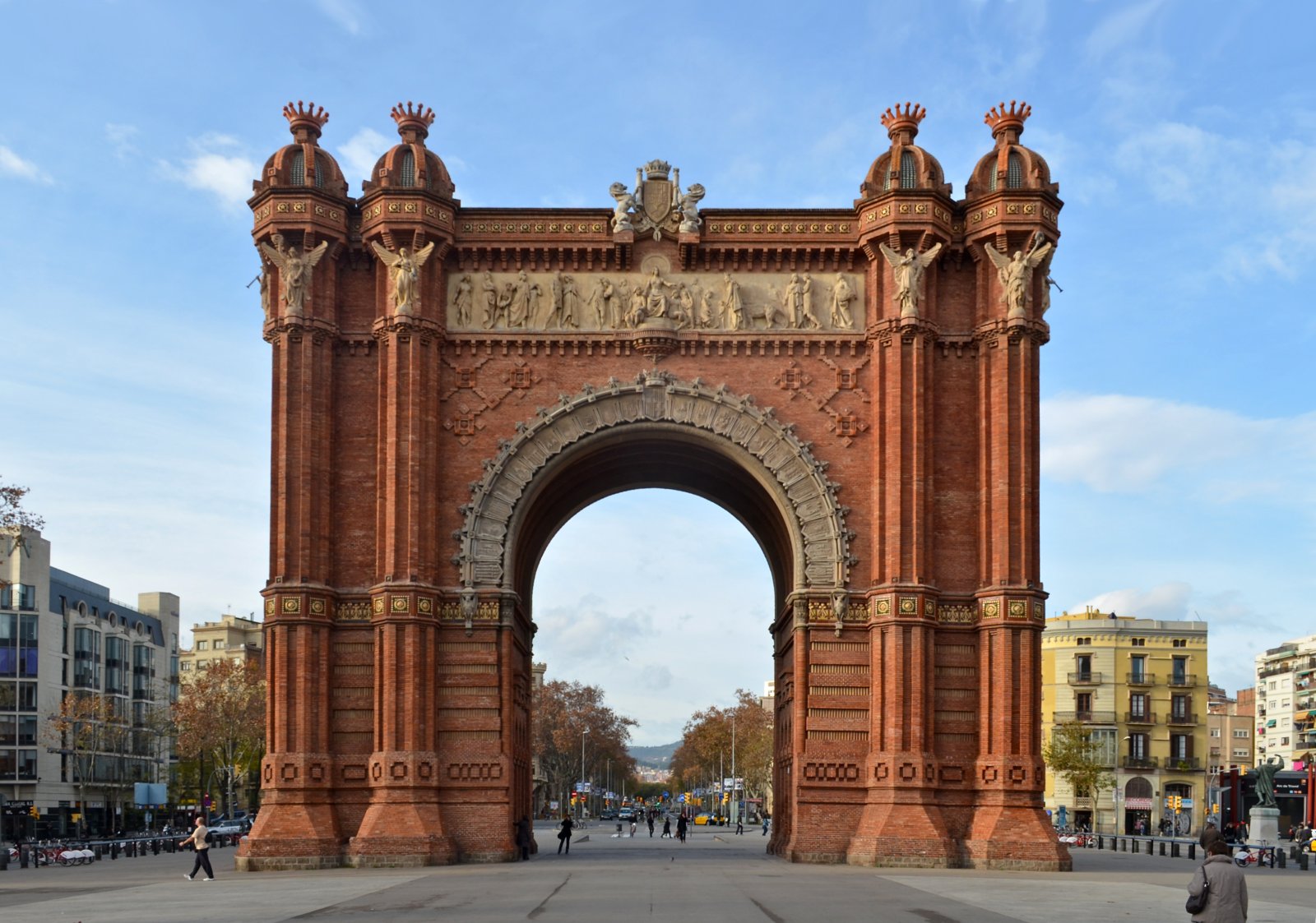 Barcelona| Arc de Triumf arkitektoak Josep vilaseca en.  - Barcelona | Secret World Trip Planner