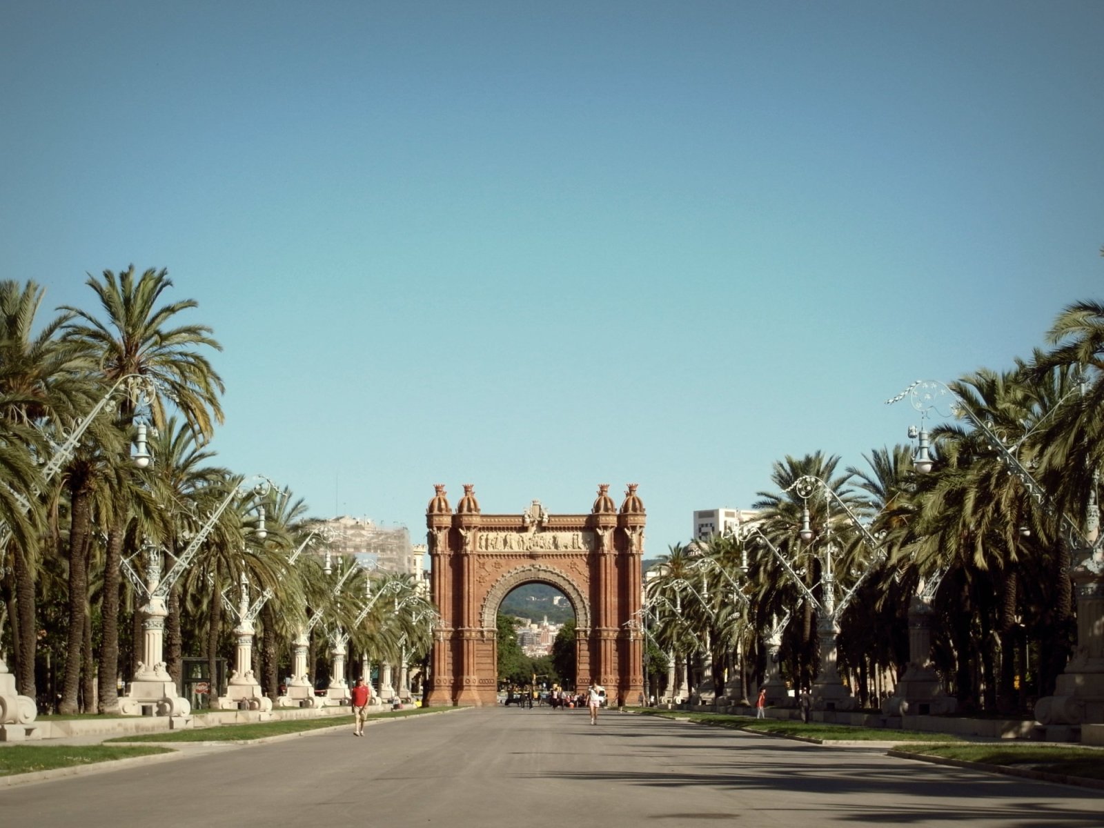 Barcelona| Arc de Triumf arkitektoak Josep vilaseca en.  - Barcelona | Secret World Trip Planner