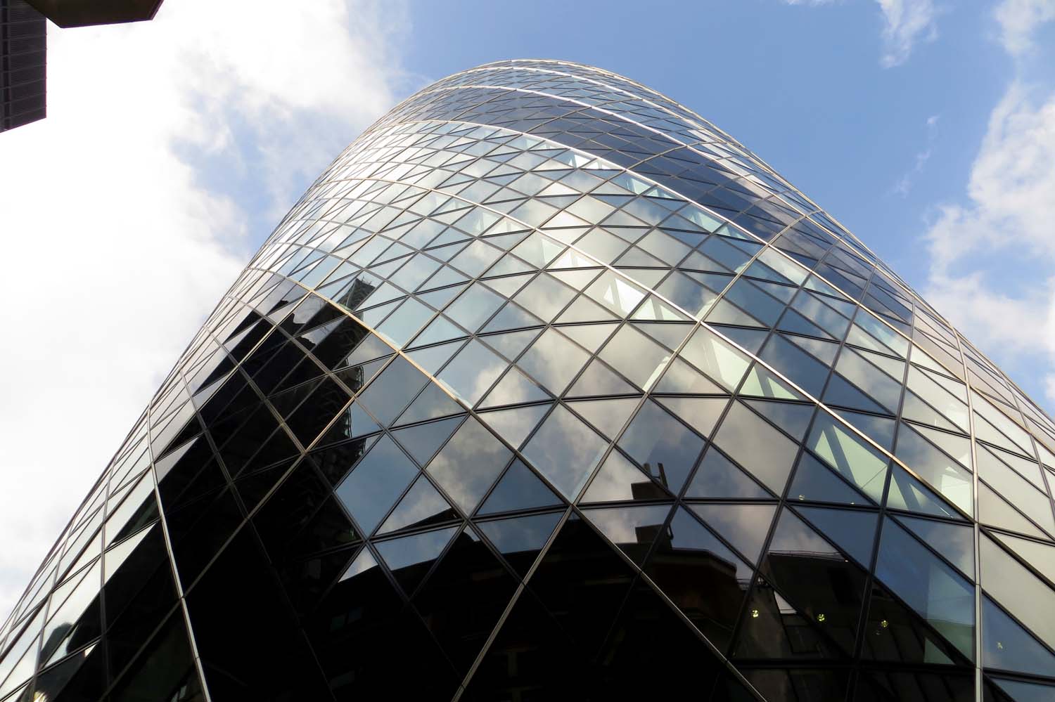 30 С Гэгээн Мэри тэнхлэг Лондон хотын алдартай онцгой юм - 30 St Mary Axe | Secret World Trip Planner