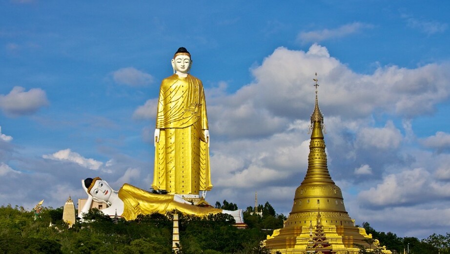 Laykyun Setkyar : Die zweithöchste Statue der Welt - Monywa | Secret World Trip Planner