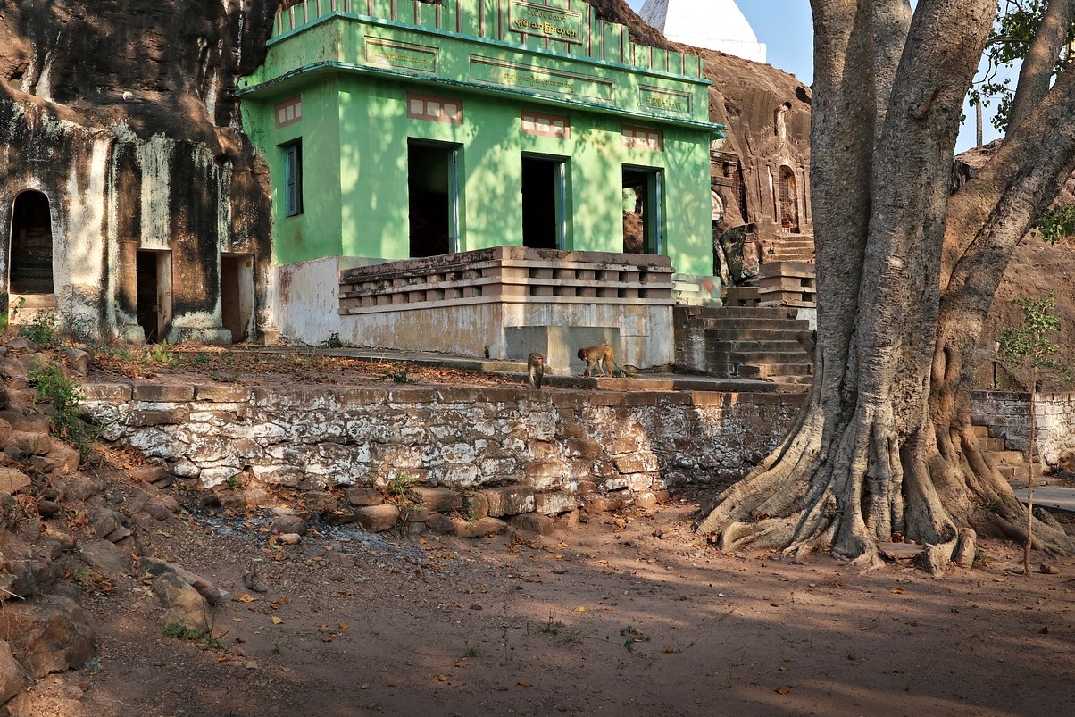 Laykyun Setkyar : Die zweithöchste Statue der Welt - Monywa | Secret World Trip Planner
