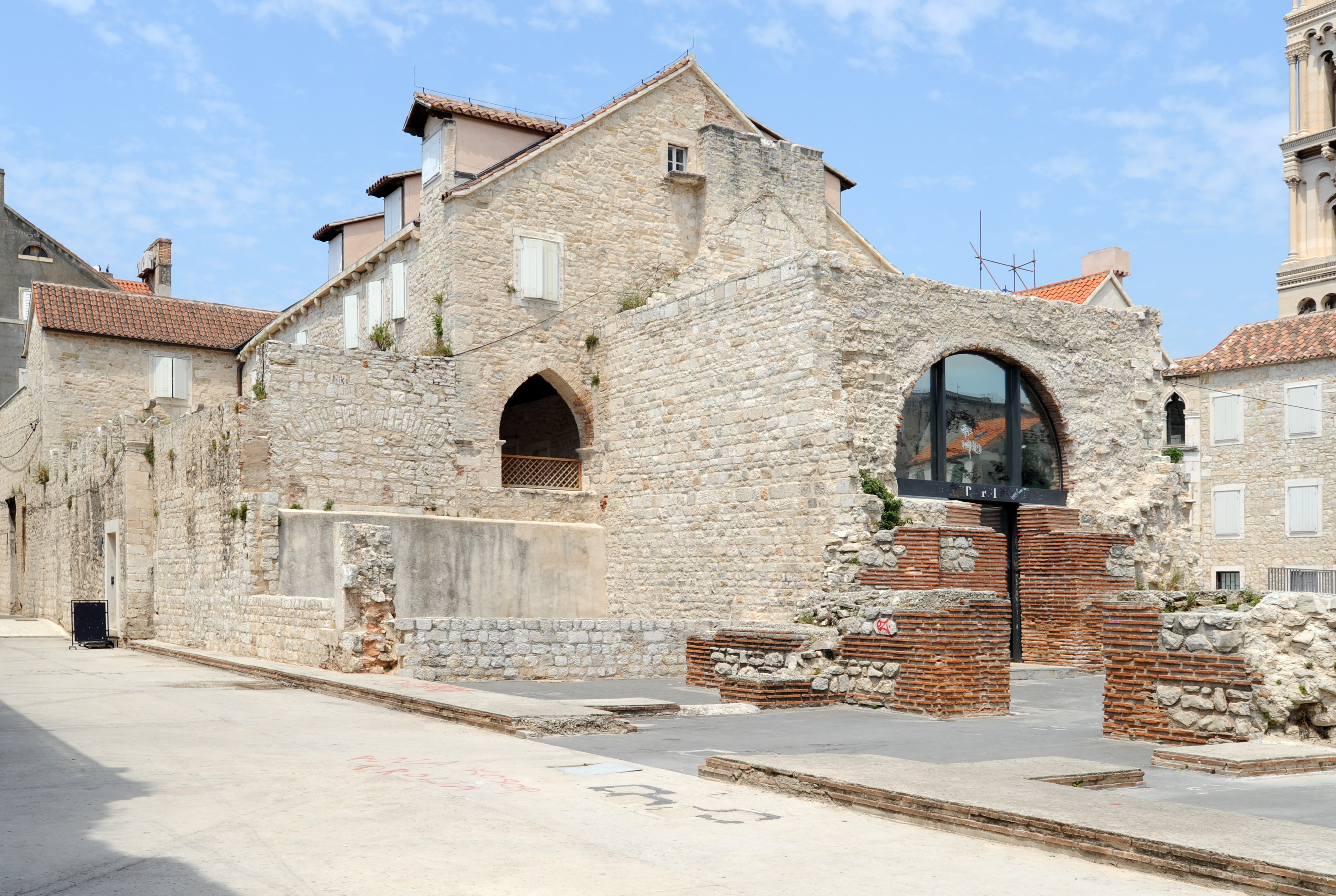 Etnografski Muzej, den gamla staden Split Etnograp - Split | Secret World Trip Planner