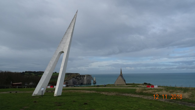 Памятник Белой Птице - Étretat | Secret World Trip Planner
