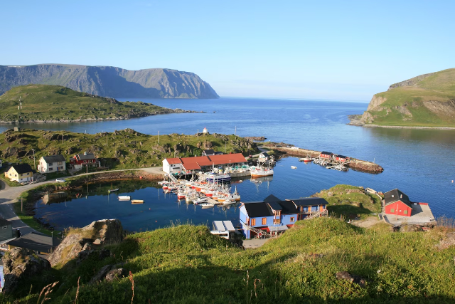 Satul pescăresc Skarsvåg - Skutnesveien | Secret World Trip Planner