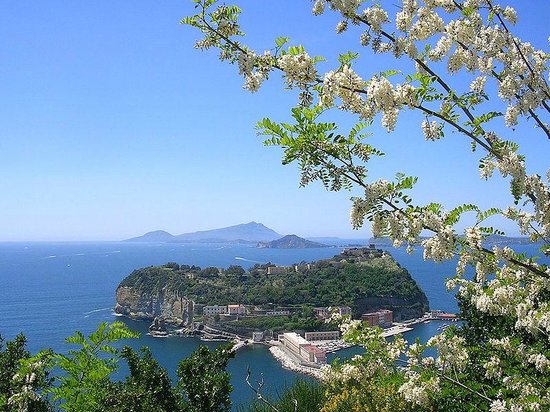 Virgiliano nó Páirc Cuimhneacháin - Napoli | Secret World Trip Planner