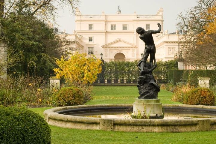 A St. John ' s Lodge rejtett kertje: londoni titok - Inner Cir | Secret World Trip Planner