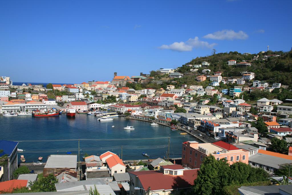 Grenada, karibeko espezia uhartea.