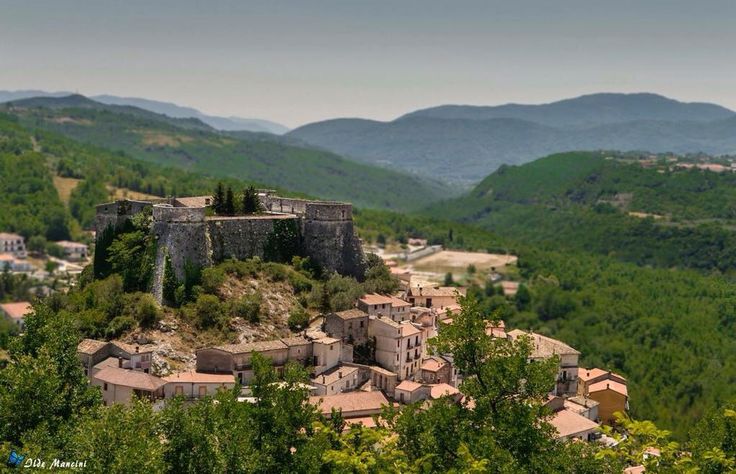 Dvorac Pandone - Cerro al Volturno IS | Secret World Trip Planner