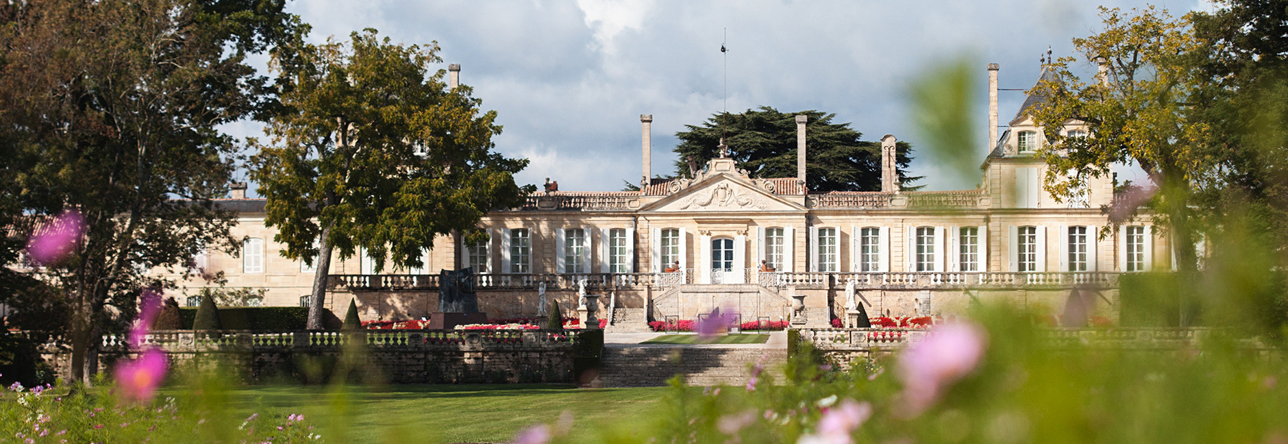 El castillo de Beychevelle - Saint-Julien-Beychevelle | Secret World Trip Planner