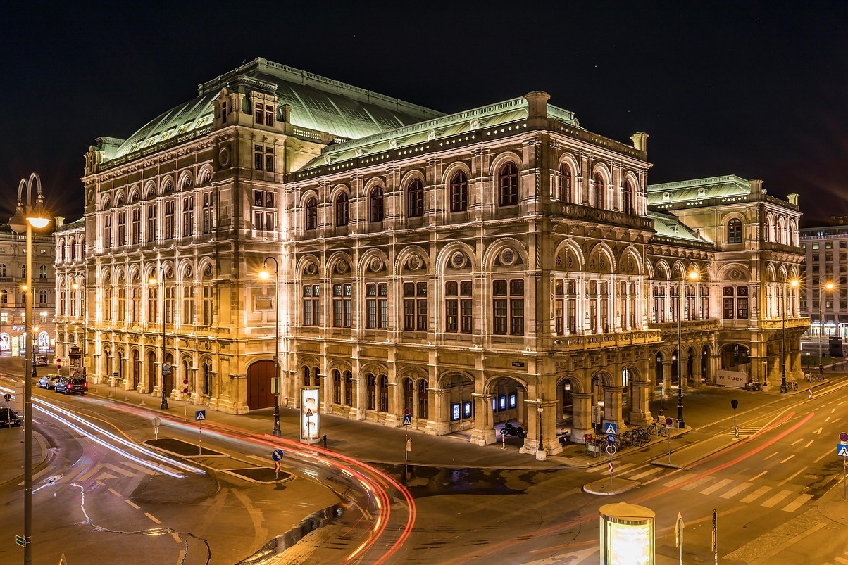 Viena y la comida | WErdäpfelsalat,Ensalada de patatas austriaca - Vienna | Secret World Trip Planner