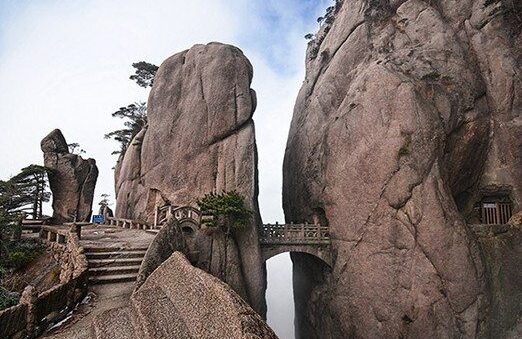 Le plus haut pont du monde : le Pont des Immortels - Huangshan | Secret World Trip Planner