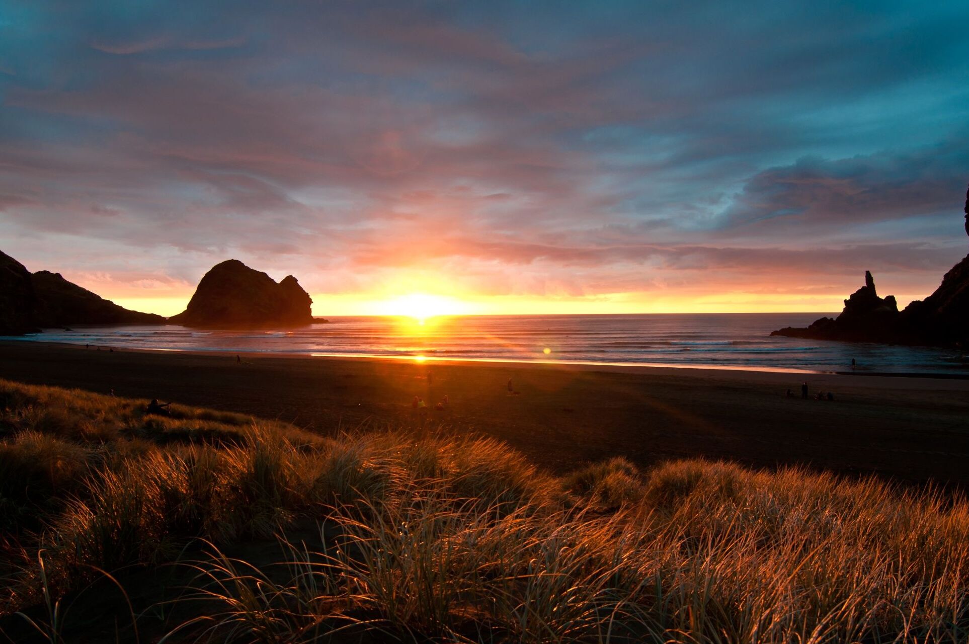 Piha , Paradiso dei surfisti - Piha | Secret World Trip Planner