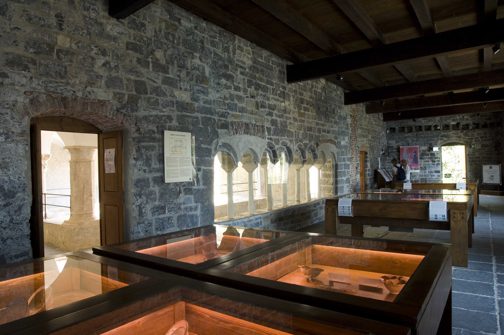 Abbey ng San Fruttuoso di Capodimonte