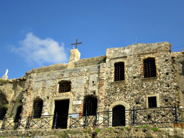 Piedigrotta Kilisesi