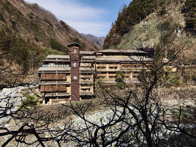 Det äldsta hotellet i världen: Nishiyama Onsen Keiunkan — Hayakawa