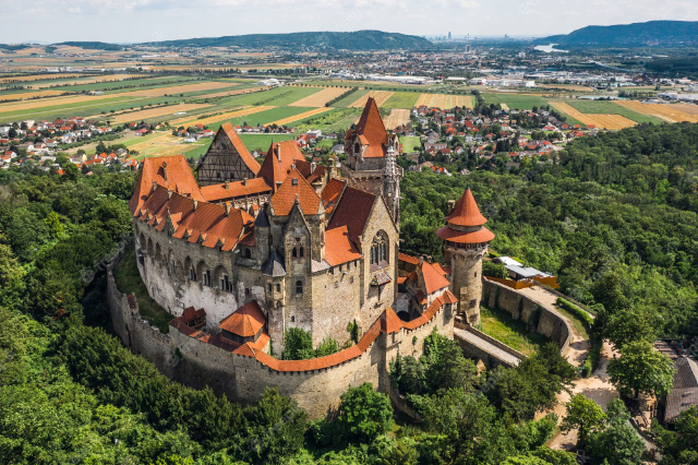 Hrad Kreuzenstein - Leobendorf | Secret World Trip Planner