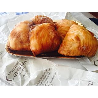 Antica Pasticceria Carraturo - Napoli | Secret World Trip Planner