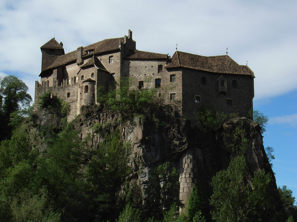 Castel Roncolo ( Runkelstein ਭਵਨ ) - 15 Sill | Secret World Trip Planner