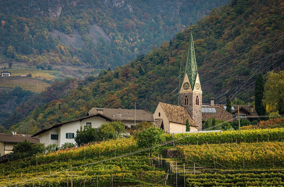 Maretsch Caisleán i Bolzano - Bolzano | Secret World Trip Planner