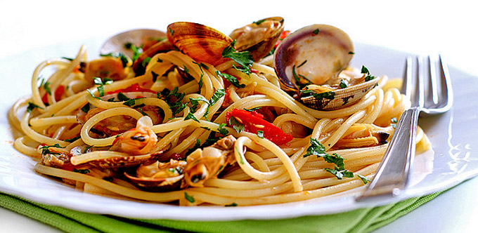 naples-and-food-spaghetti-with-clams-secret-world