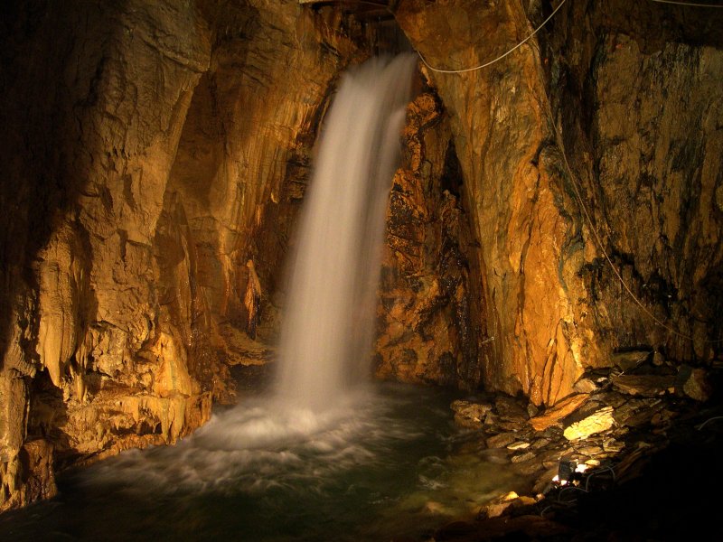 ಬೊಸ್ಸಿಯಾ ಗುಹೆಗಳು - Bossea | Secret World Trip Planner