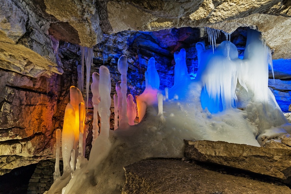 Kungur-Eishöhle im Ural - Filippovka | Secret World Trip Planner