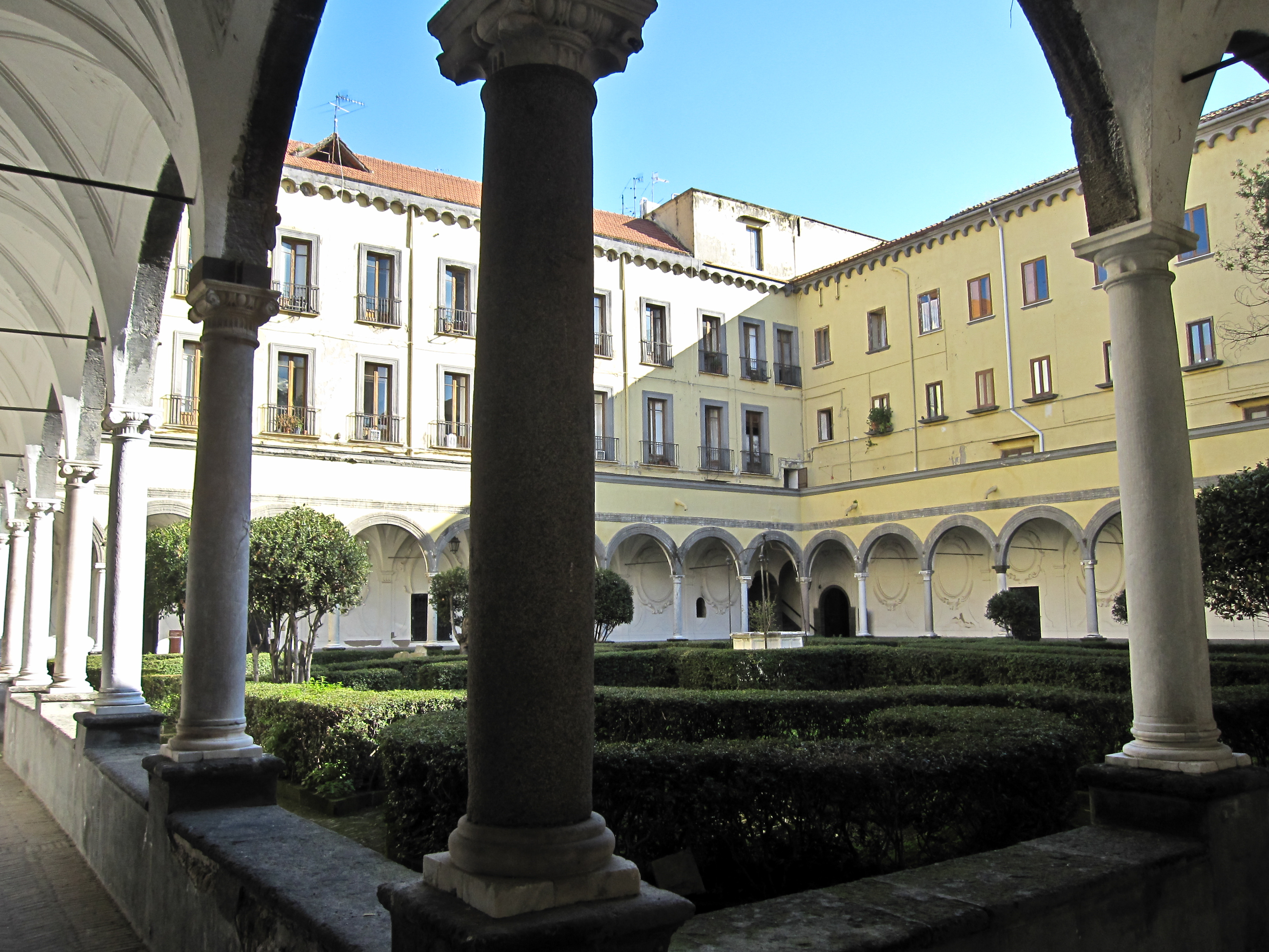 Monumentalkomplekset Santa Maria la Nova - Napoli | Secret World Trip Planner