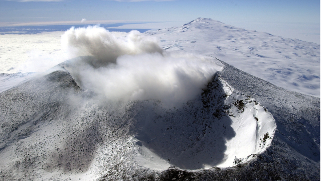 Mt. Erebus, Antarctique - Mt Erebus | Secret World Trip Planner
