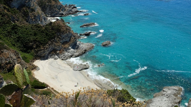 PLÁŽ PRAI I FOCU - Capo Vaticano | Secret World Trip Planner