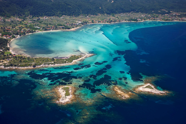 Očarljiva modra laguna na Halkidikih - Unnamed Road | Secret World Trip Planner