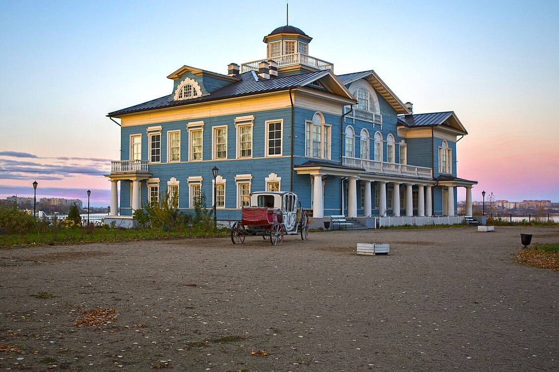 A propriedade Galsky é uma propriedade nobre pitoresca construída na classici provincial - Čerepovec | Secret World Trip Planner