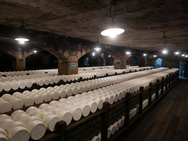 syrové jaskyne Roquefort - Roquefort-sur-Soulzon | Secret World Trip Planner