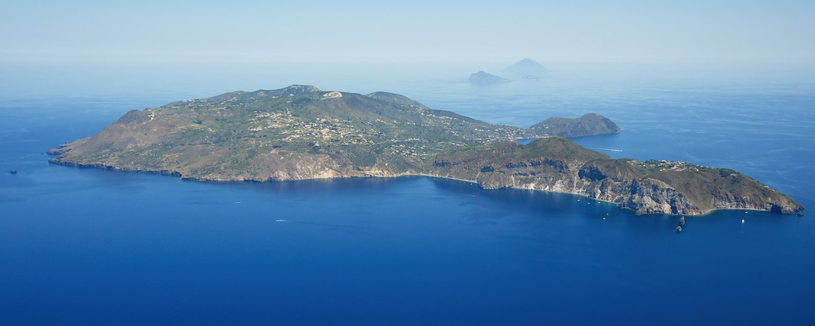 Aeolian orollar - Lipari | Secret World Trip Planner