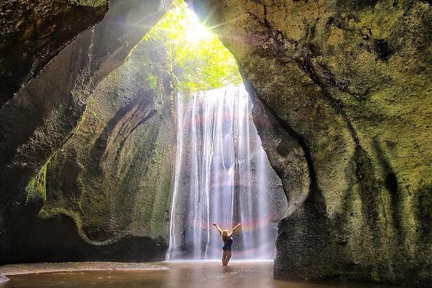 Tukad Cepung：洞窟の美しい滝 - Kabupaten Bangli | Secret World Trip Planner