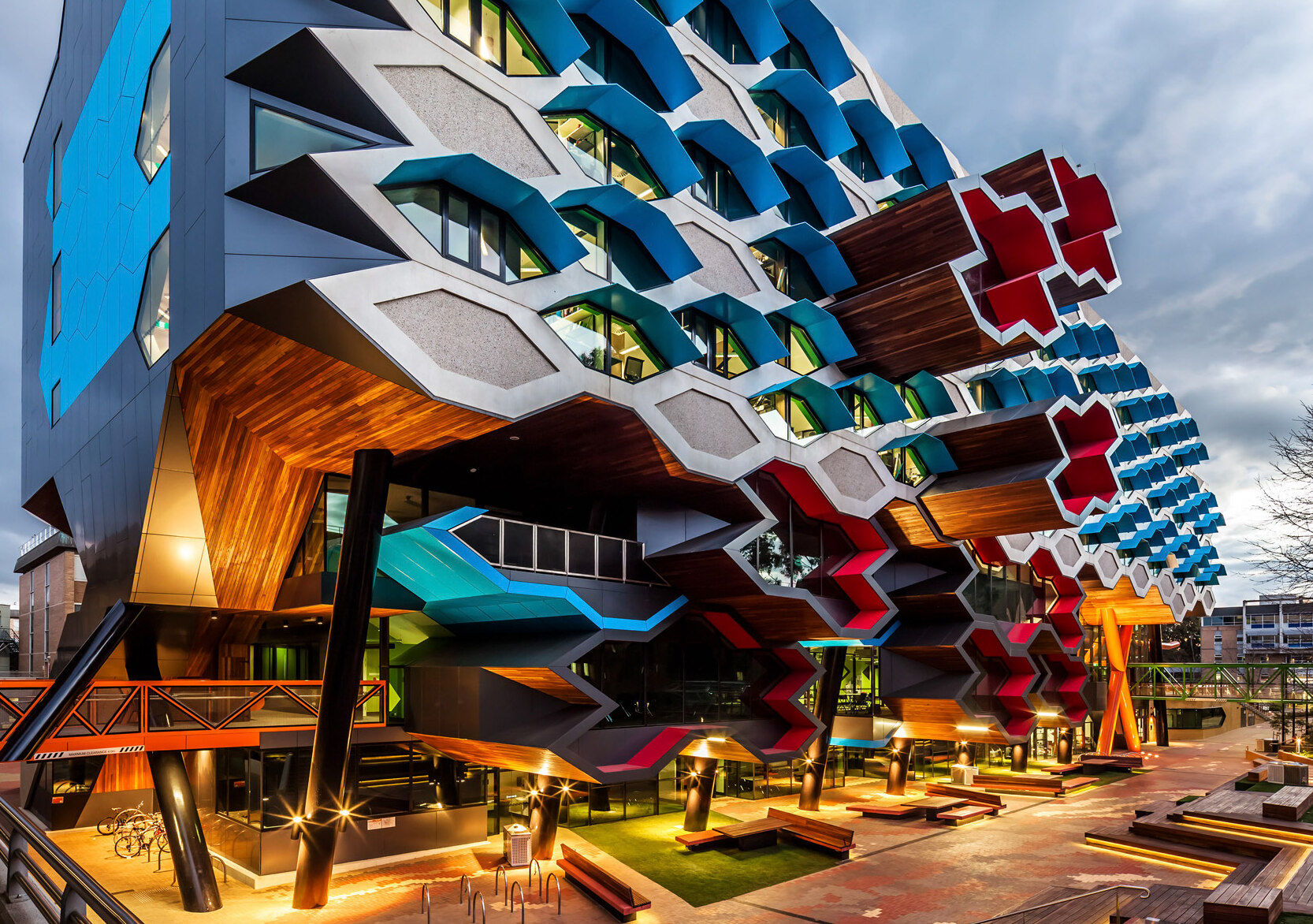 מכון לה טרוב למדע מולקולרי. - Bundoora | Secret World Trip Planner