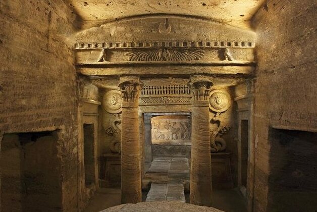 Katakomby Kom el Shoqafa, Egypt: Egyptský zázrak - Karmouz | Secret World Trip Planner
