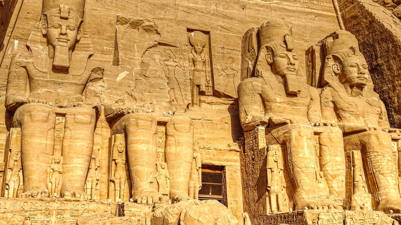 Abu Simbel, salah satu pemandangan kuno Mesir. - Abu Simbel | Secret World Trip Planner