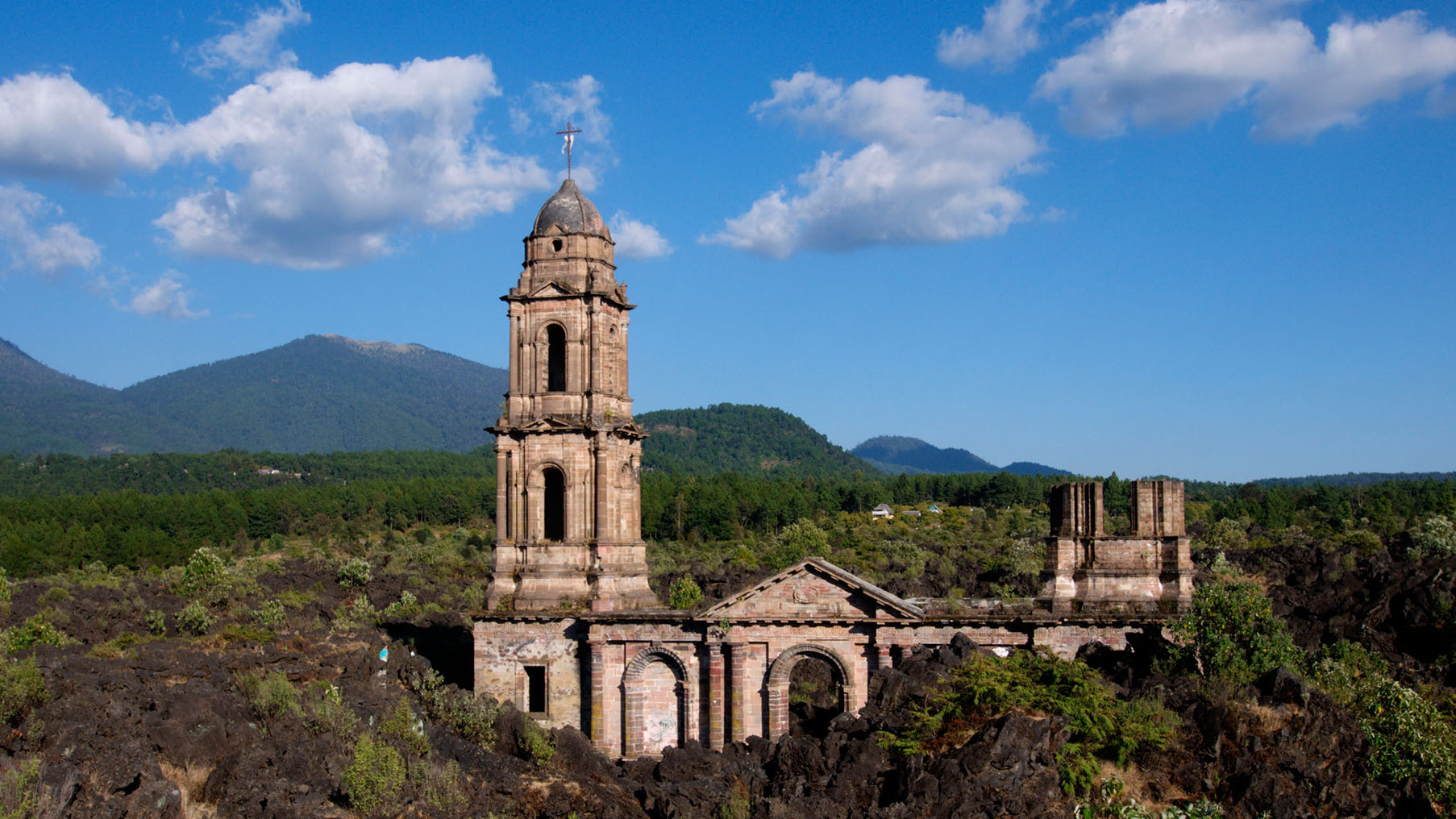 帕里库廷火山在墨西哥 - Parícutin | Secret World Trip Planner