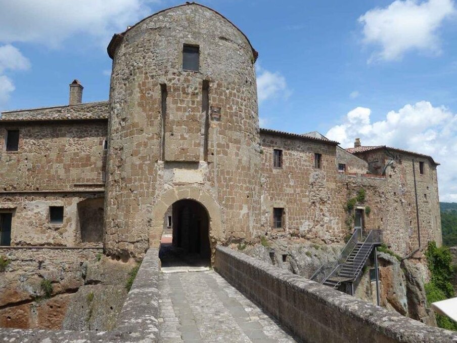 ম্যাঙ্গানো-এ অরসিনি দুর্গ - Sorano | Secret World Trip Planner