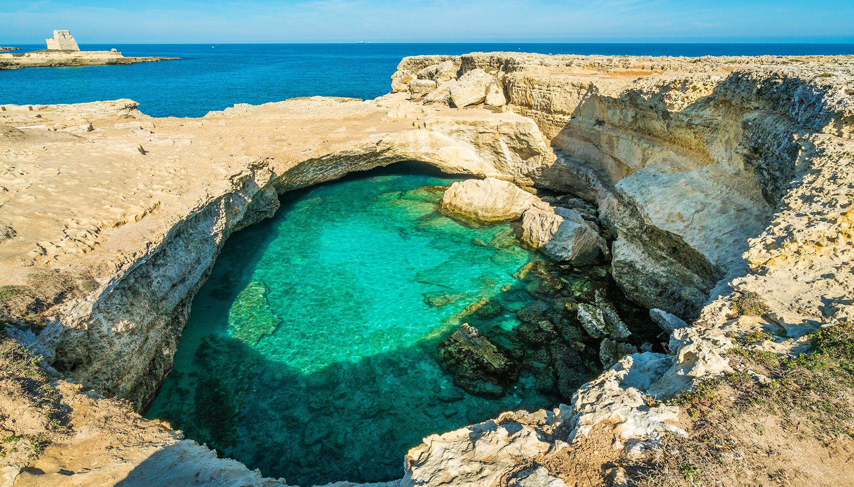 Puglia | Grota della Poesia: predivna plivačka rupa - SP366 | Secret World Trip Planner