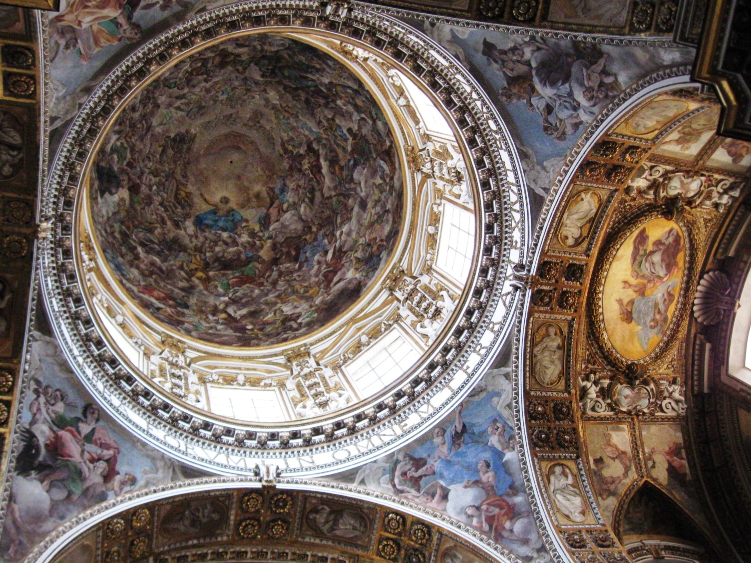 Nápoly / Santi Apostoli Templom - Napoli | Secret World Trip Planner