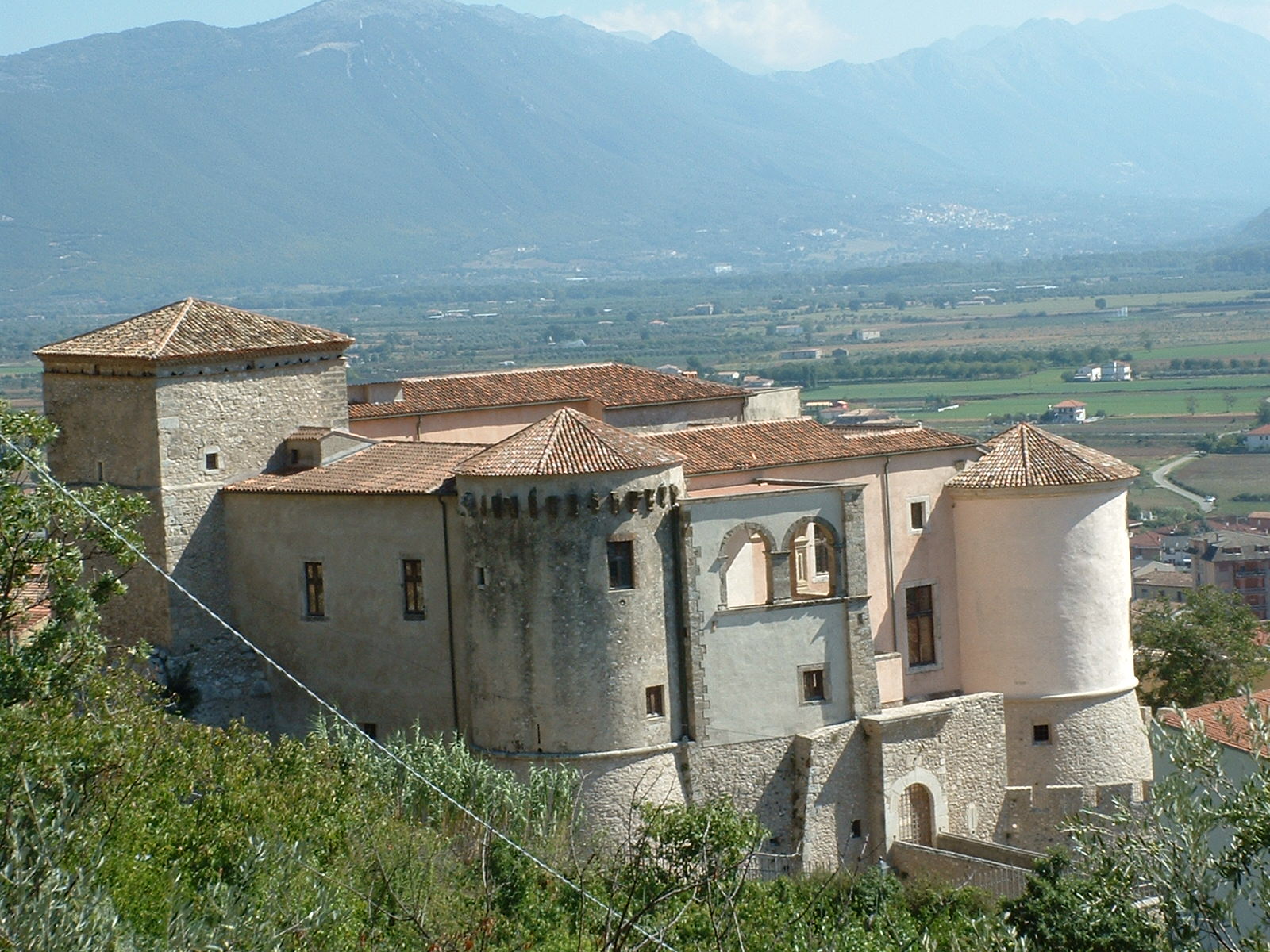 Hrad Pandone - Cerro al Volturno IS | Secret World Trip Planner