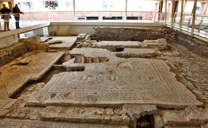 Rimini dan Domus ahli bedah - Rimini | Secret World Trip Planner