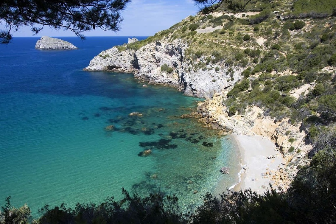 Chalk Creek - Cala del Gesso | Secret World Trip Planner